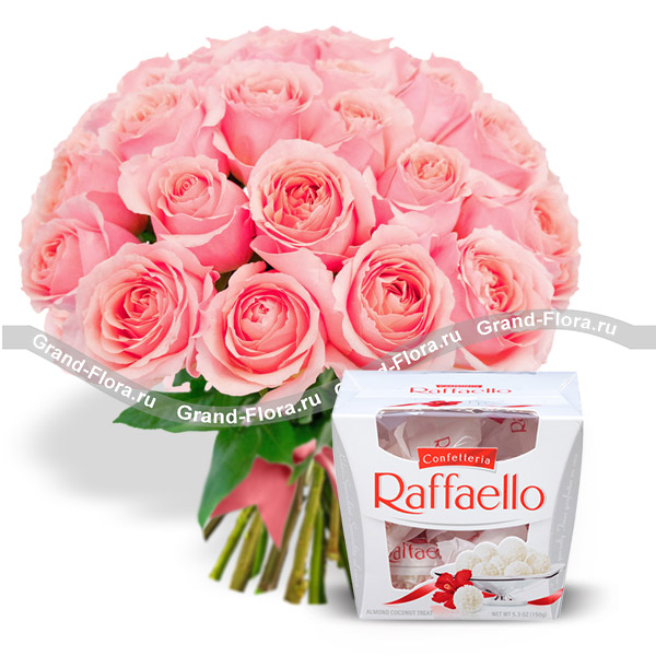 25 розовых роз + Raffaello